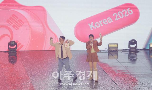 [포토] 이선민·엄지윤, ​​​​​​​유튜브 팬페스트 코리아 2026 시작합니다!