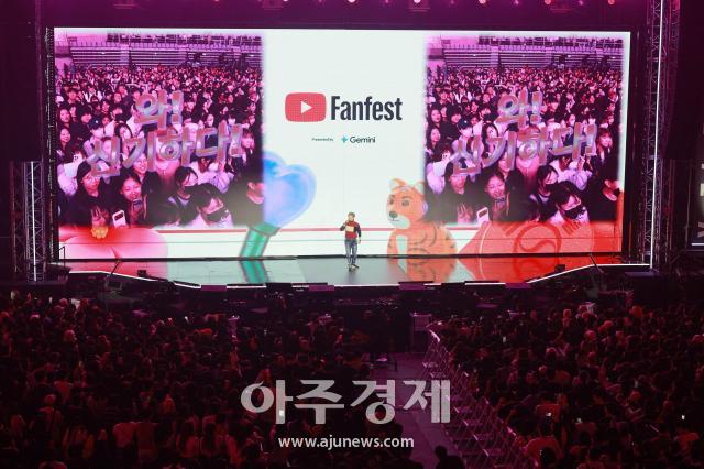 [포토] 유머강사 강산호, 와! 신기하다!