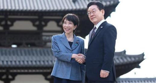 [진정자칼럼] 러시아와 EU는 세계 강대국에서 종이호랑이로 전락했는가? 