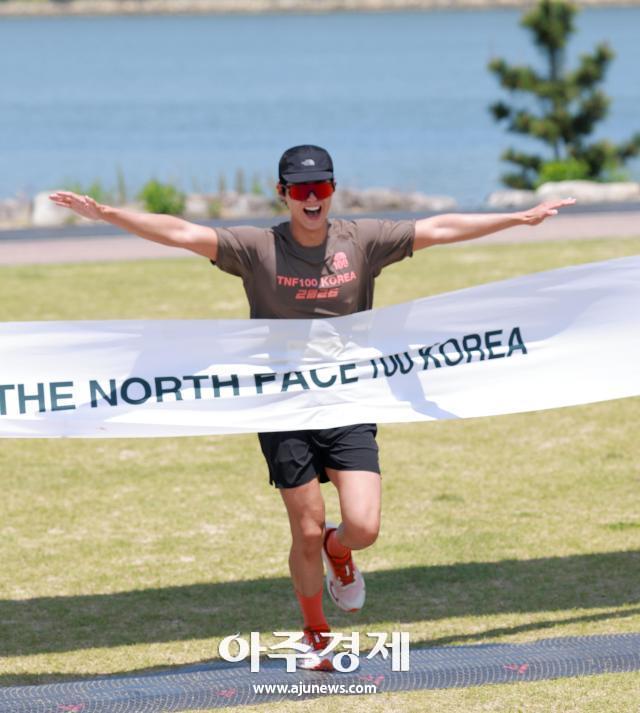 [포토] 박보검, 기쁨의 세레머니