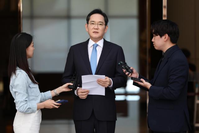 Samsung Chairman apologizes for labor standoff as tech giant agrees to resume talks