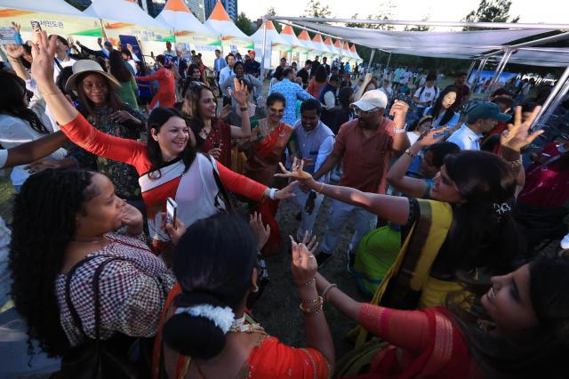 Citizens and Indians dancing together at India Day on the Han River, 2026.5.16. Han Jun-gu