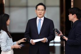 Samsungs Lee Jae-yong Takes Responsibility Amid Labor Negotiations