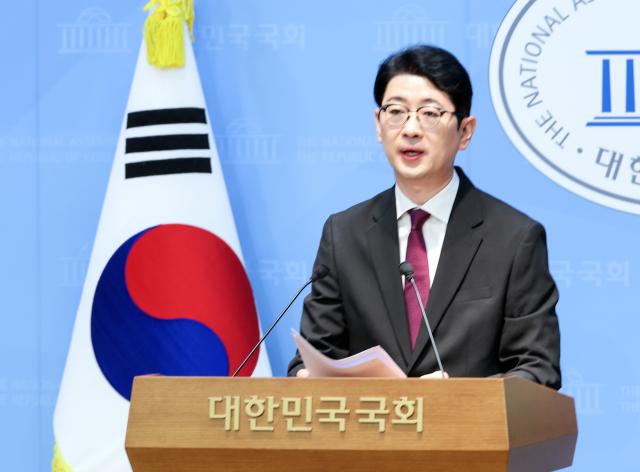 주진우 국민의힘 의원이 14일 국회 소통관에서 정원오 더불어민주당 서울시장 후보의 과거 폭행 사건과 관련 당시 피해자의 육성 녹음을 확보했다며 내용을 공개하고 있다 사진연합뉴스