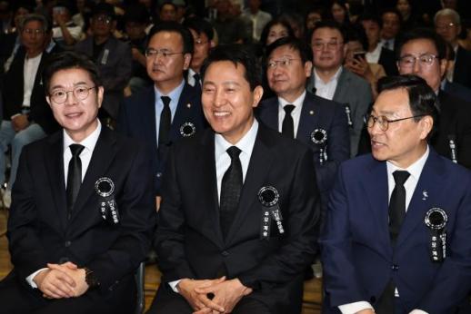 [6·3 지방선거] 鄭 5월정신 서울서 이어가·吳 오월 되새기며 민주주의 강화