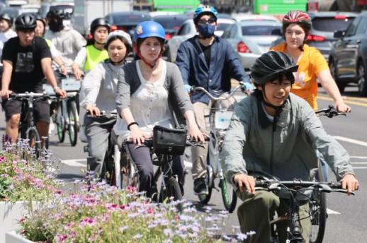 Seoul bans brakeless fixie bicycles in public roads after fatal accidents surge