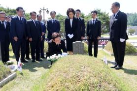 President Lee Attends 5·18 Memorial Ceremony, Remembers Gwangju Solidarity and Sacrifice