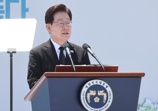 이재명 대통령이 18일 광주 5·18 민주광장에서 열린 제46주년 5·18 민주화운동 기념식에서 기념사를 하고 있다사진청와대통신사진기자단