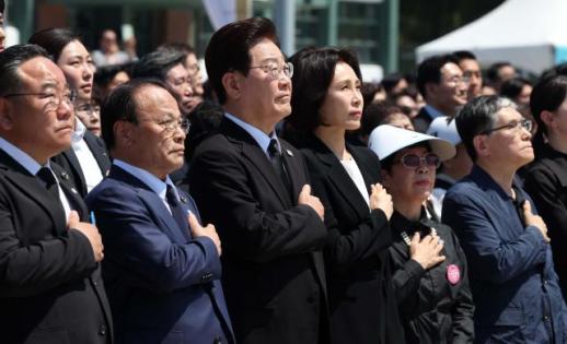 [5·18 46주년 | 광장과 오월] 다시 열린 광장, 달라진 추모…46년 만에 오월은 시민 곁으로 왔다