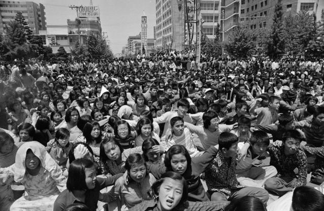 5·18 46주년  광장과 오월 오월은 기념이 됐지만 진실과 배상은 아직 끝나지 않았다