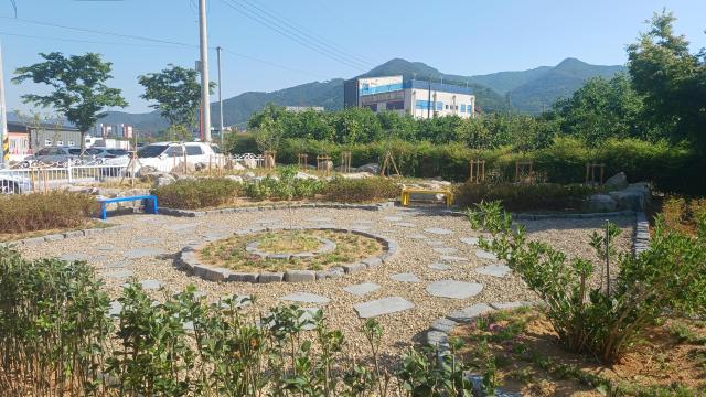 추억쉼터 정원 재정비. [사진=청도군]