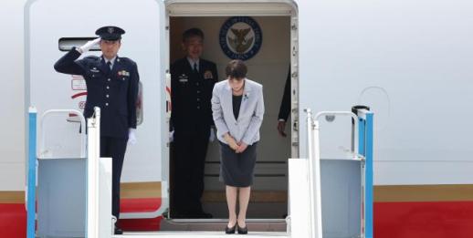 Korea, Japan leaders to talk serious at Andong summit amid Gulf risks