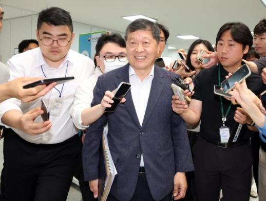 중노위원장 삼성전자 노사 합의 안되면 오후 10시에 조정안 제시