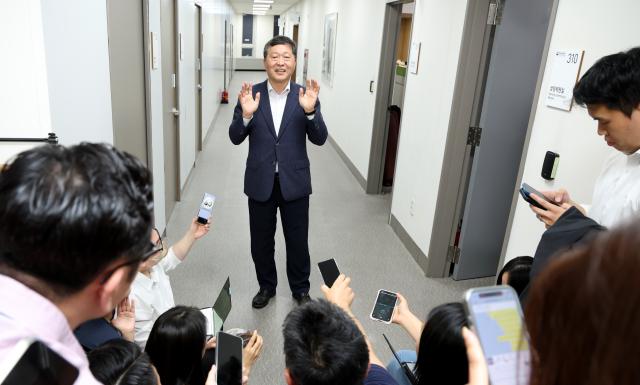 Samsung Live: Govt to mediate if talks fail in settlement by 10 p.m.