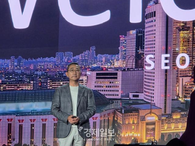 함기호 AWS 코리아 대표가 AWS 서밋 서울 2026을 진행하고 있다 사진류청빛 기자