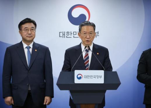 정성호 탱크 데이는 패륜적 만행…5·18 모욕에 무관용 원칙