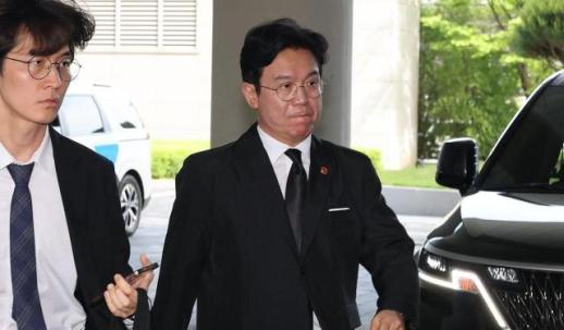 김영훈 노동장관, 삼성전자 노사 직접 중재 나선다…총파업 직전 막판 담판