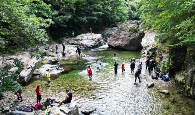강원 인제군 아침가리 계곡 풍경사진인제군