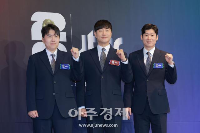 [포토] 포즈 취하는 김환·배성재·박지성