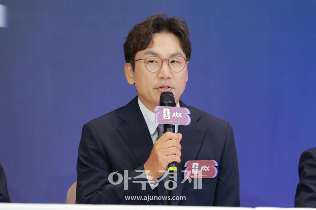 [포토] 인사말 하는 이광용 캐스터