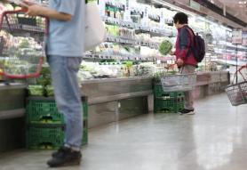 Consumer Sentiment Rebounds Amid Semiconductor Exports and Stock Market Gains