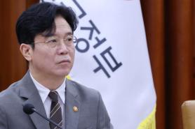Labor Minister Kim Young-hoon: Negotiations Require Compromise