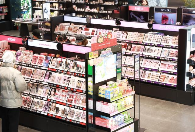 韩妆人气全球开花 韩国成全球第二大化妆品出口国 
