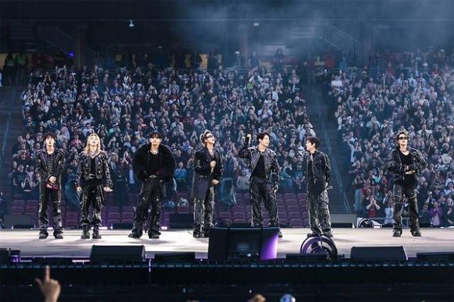 K-pop band BTS performs for 152,000 fans at Stanford Stadium