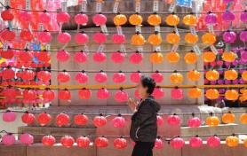 President Lee Emphasizes Unity on Buddhas Birthday