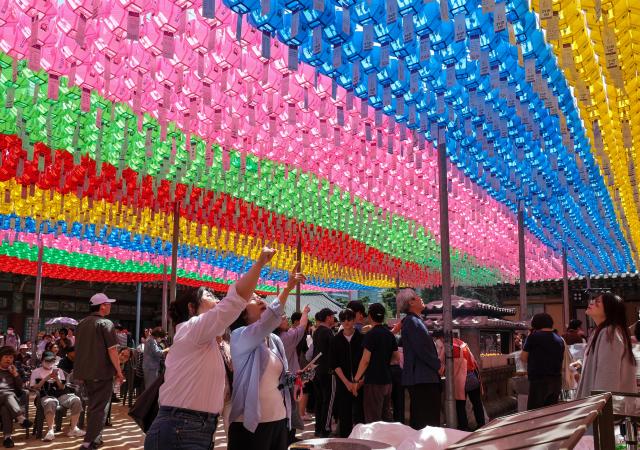 Lanterns adorn temples nationwide as South Korea celebrates Buddhas Birthday