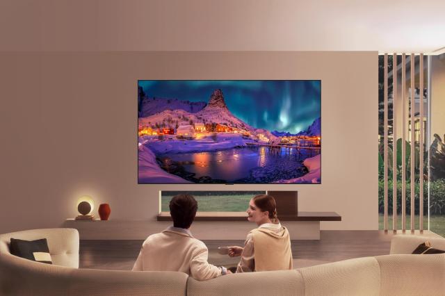 LG전자 올레드 TV가 전 세계 14개국의 소비자매체 TV 성능 평가에서 모두 최고점으로 1위에 오르며 프리미엄 TV 리더십을 또 한 번 입증했다 사진은 2026년형 LG 올레드 에보 AI 라이프스타일 컷 사진LG전자