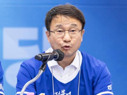 與 장동혁, 극우 유튜버에 가까워…보수 괴멸될 것