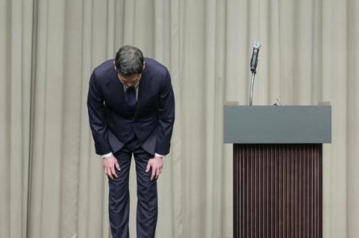 [종합] 탱크데이 논란에 세 차례 머리 숙인 정용진 회장 모든 것이 제 책임