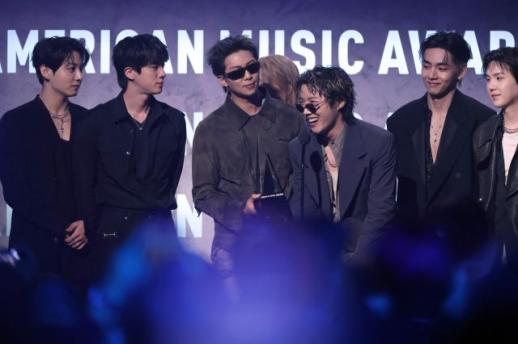 BTS, 美 AMA 두번째 대상… 송 오브 더 서머까지 2관왕