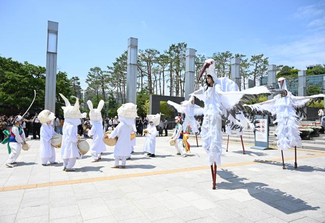 The opening performance of the 2026 Cultural Diversity Week event featured the Namudak Movement Research Institute.