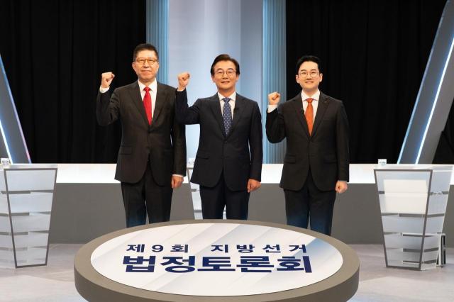 26일 KBS 부산시장후보자 토론회에서 촬영한 전체 후보 사진사진개혁신당 정이한후보 캠프