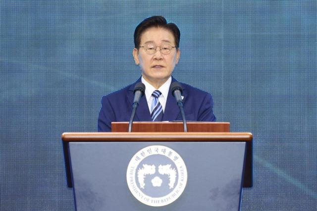 Lee to mark first anniversary in office with news conference early next month