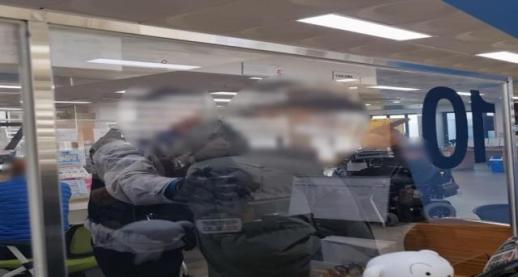 두 달간 100차례 전화·방문…악성 민원 70대 결국 구속