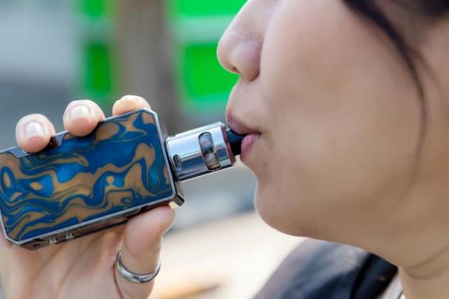 Survey shows South Korean smokers harbor misconceptions about electronic cigarettes