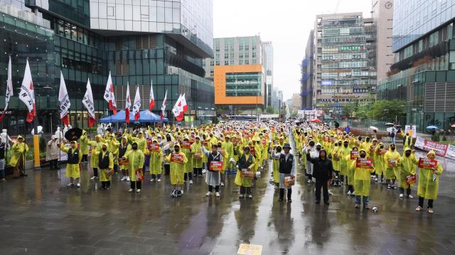 Kakao CEO apologizes to staff as union secures strike right after talks collapse