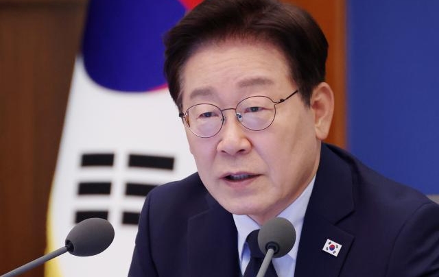 李대통령 원래 시장서 밥 먹는 걸 좋아해…野 선개 개입 공세 겨냥?