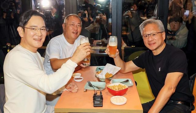 젠슨 황·이재용·정의선 치맥 회동 사진연합뉴스