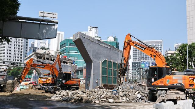 [포토] 서소문 고가차도 긴급 철거작업
