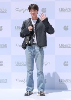 [포토] 육성재, 칼린 포토콜 참석