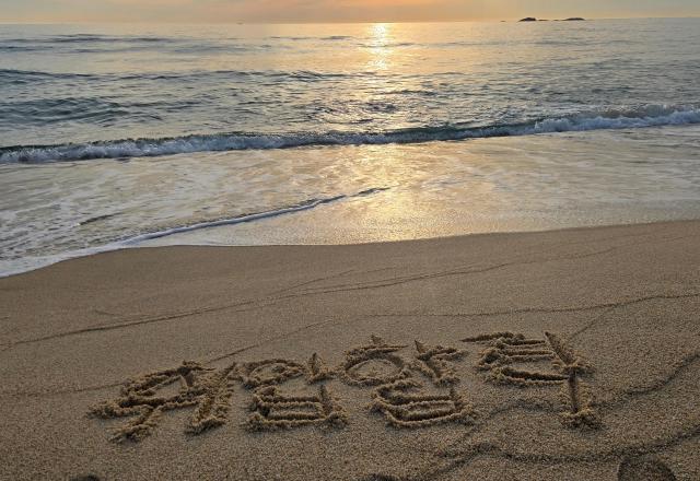 Someone wrote “Employment Success” on the sandy beach at Gyeongpo Beach in Gangneung Gangwon Province early in the morning on April 30 2026 Yonhap 
