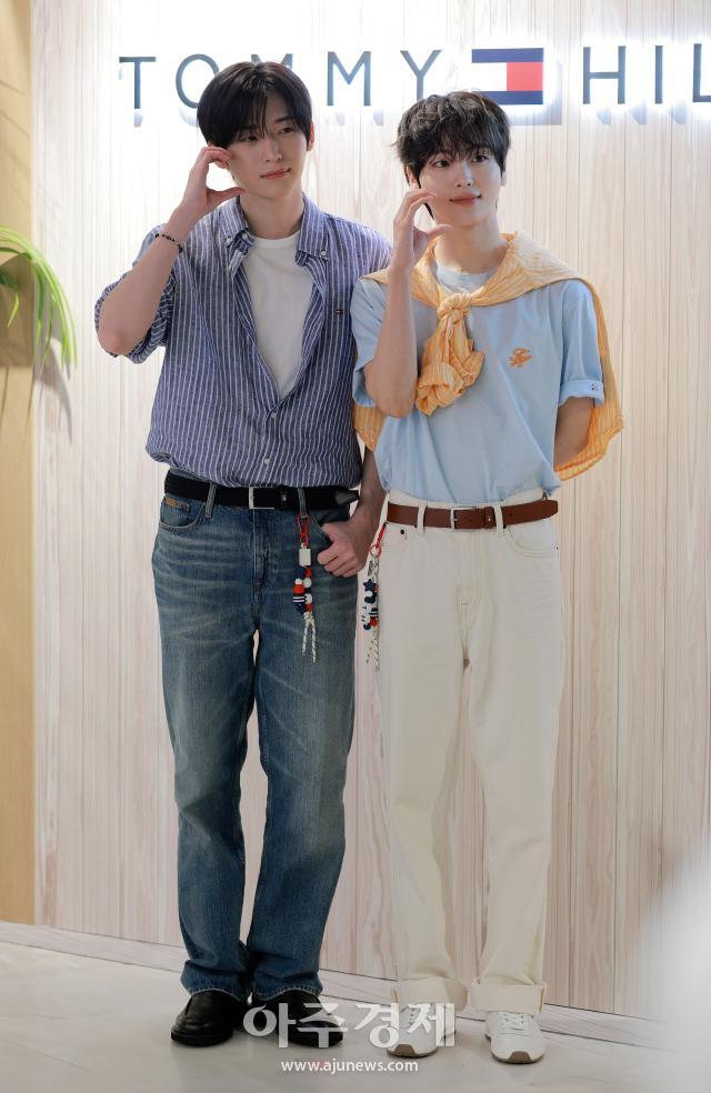 [포토] 크래비티 형준·정모, 타미힐피거 포토콜 참석
