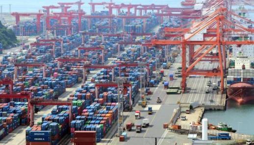 South Koreas exports hit record high in May on strong AI chip demand