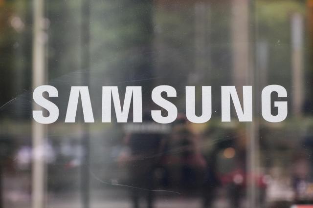 Samsung Electronics becomes the first South Korean company to surpass 2 quadrillion won in market capitalization