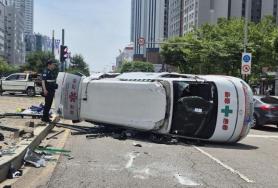 Collision Between Private Ambulance and SUV in Incheon Leaves One Dead, Six Injured
