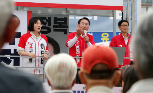 [6·3 지방선거] "한 표가 인천을 바꾼다"...유정복, 부평서 지지층 결집